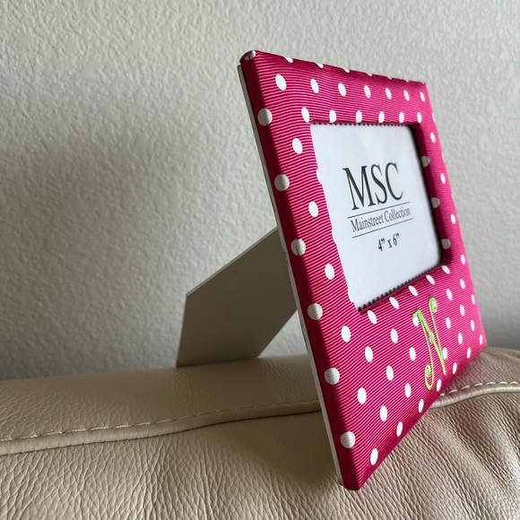 Fushia Polka Dot Photo Frame 4x6 with Monogram "N" Initial - Picture 2 of 4